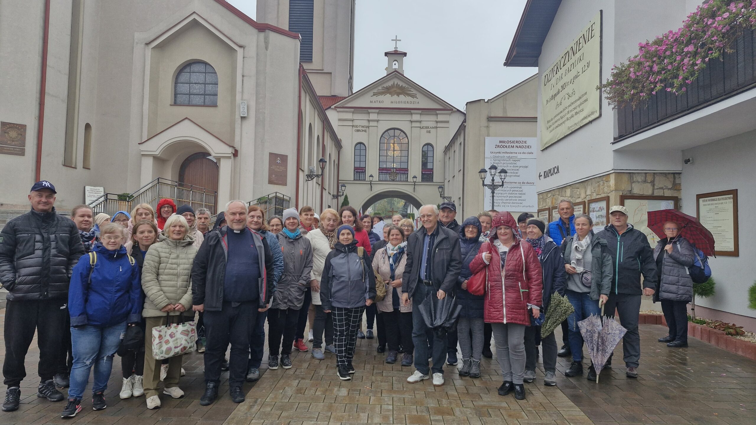 Pielgrzymka na Św. Krzyż i do Sanktuarium Matki Bożej Ostrobramskiej w Skarżysku Kamiennej